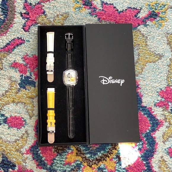 Invicta Disney Mickey Mouse Watch - Picture 5 of 6